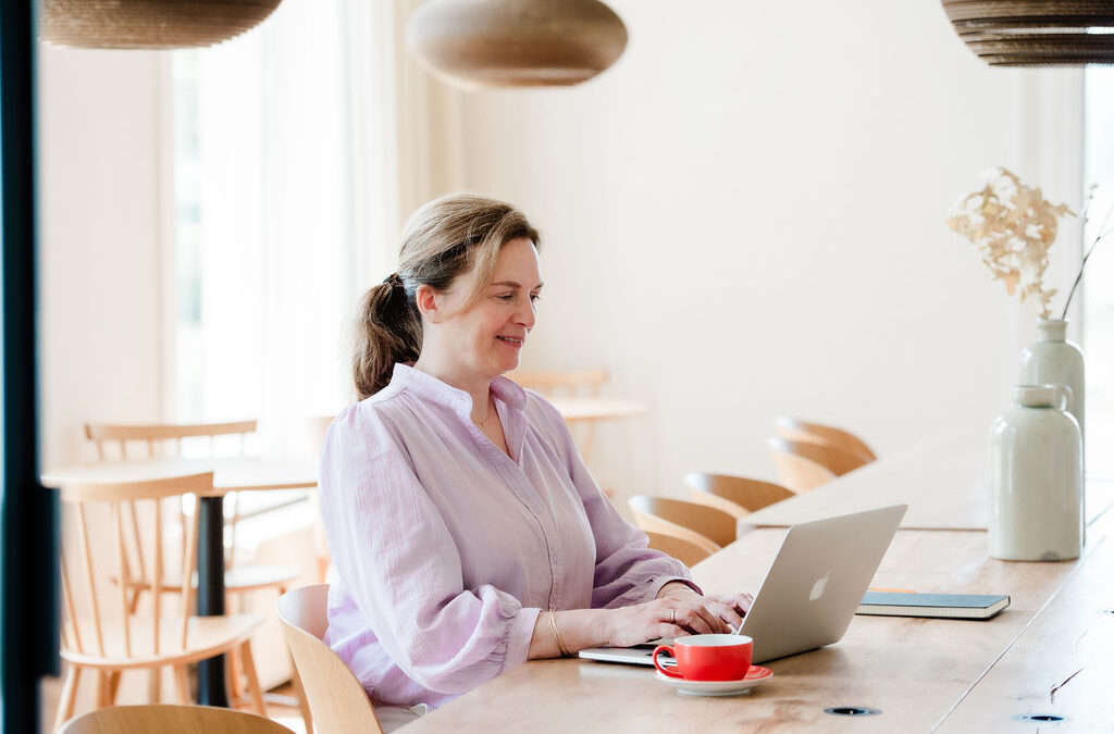 Tekstschrijvers en ChatGPT, een haat-liefderelatie 